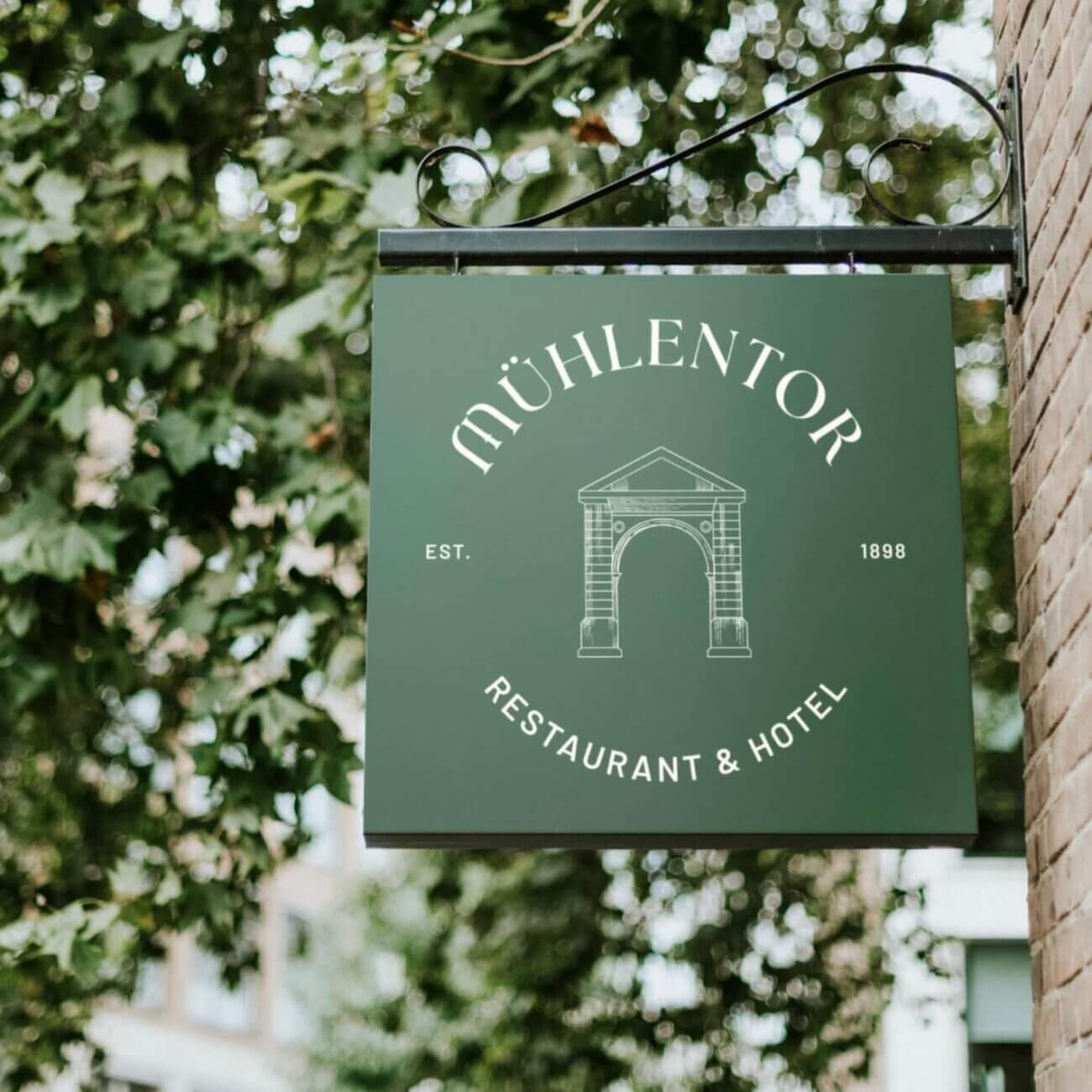 Beschilderung_Mockup_Das_Muehlentor_NOVA_&_BOW_Design_Agentur_Portfolio